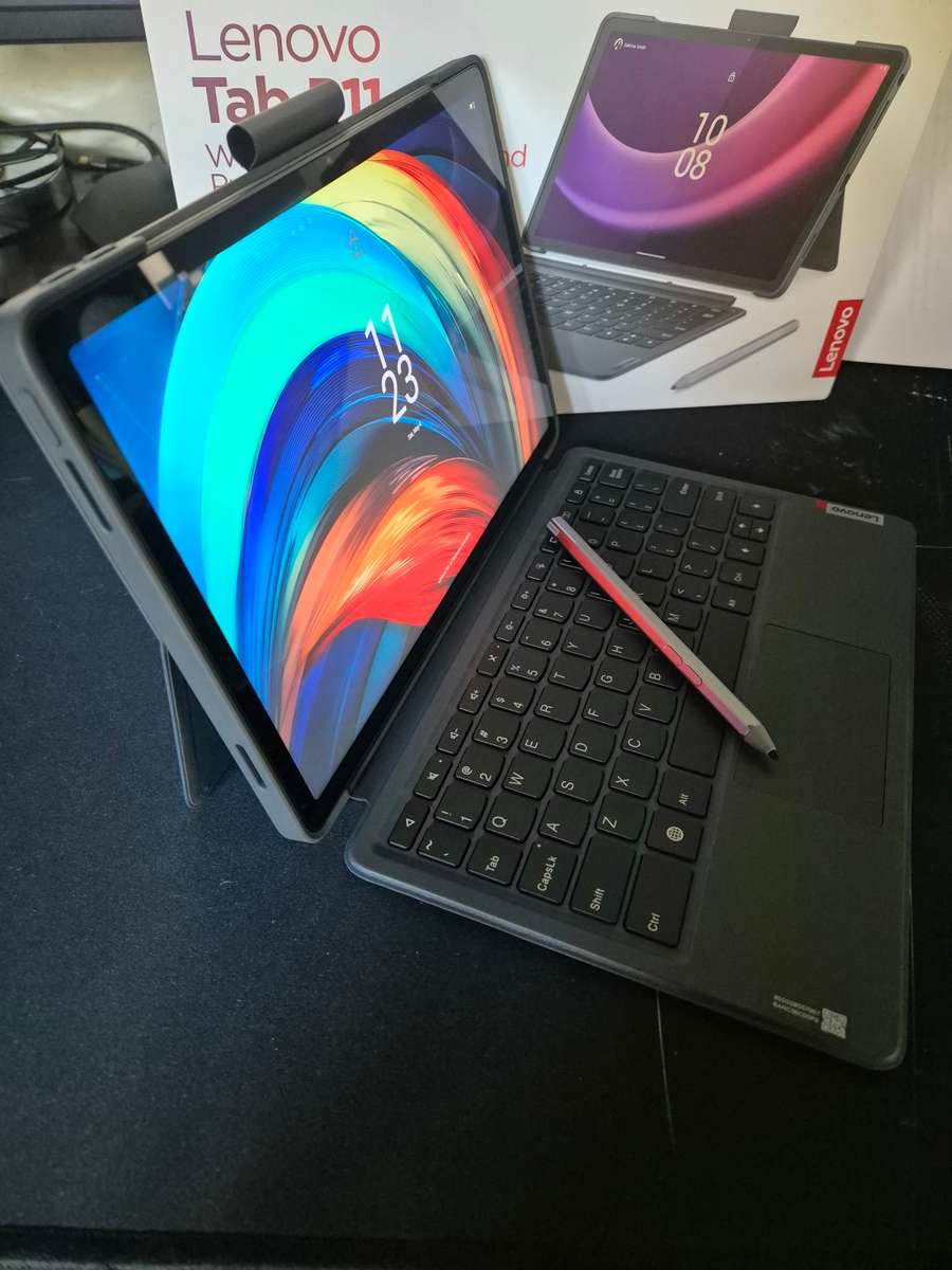 Lenovo Tab P11 (2nd Gen) -  2023 Tablet Keyboard & Precision Pen 2 Included