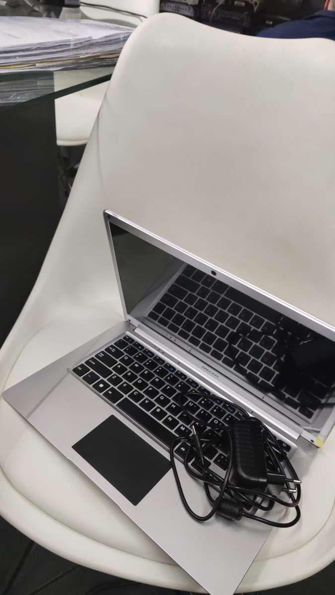 Mecer Laptop Z140C Xpress-1F 14 Win11 Pro, Celeron Dual Core N4020 FINE SCRATCHES