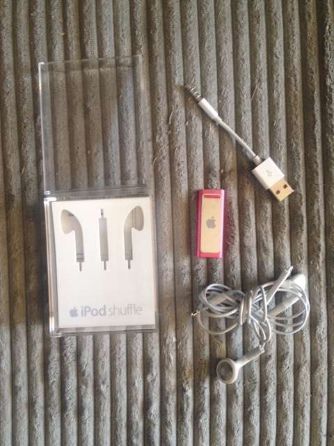 PINK - iPod Shuffle 4Gb
