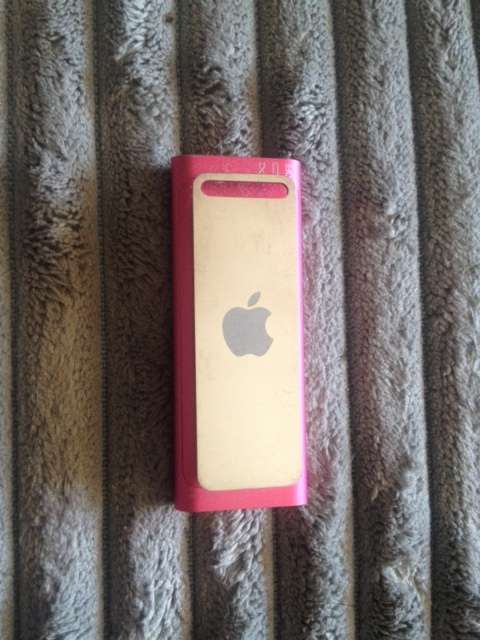 PINK - iPod Shuffle 4Gb