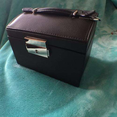 Black leatherette jewellery box - small