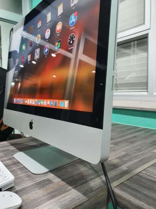 21.5inc iMacOS High Sierra 2011- On Auction Now!!!