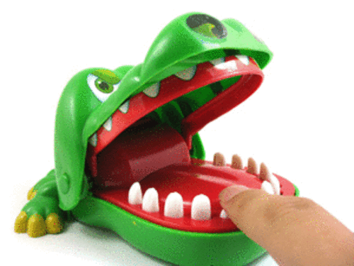 Crocodile Mouth Dentist Bite Chomper Toy Kid Party Game Shock Toys funny toys (L)