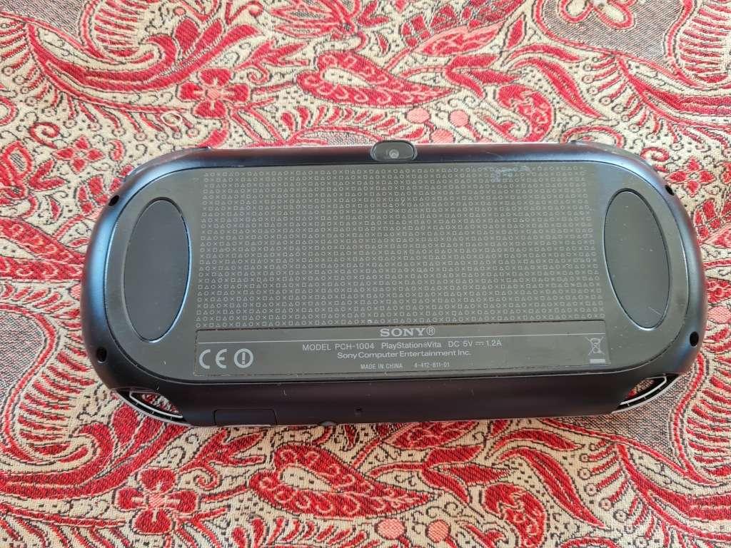 Ps vita 1000 model working.