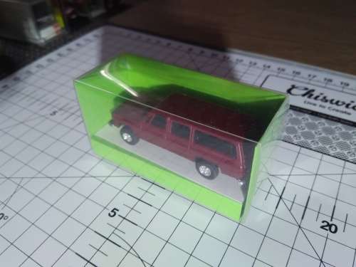 TRIDENT Chevrolet Suburban 4x4 HO Scale - 1/87