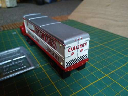 MINI METALS International Harvester R-190 Truck and Trailer HO Scale - 1/87