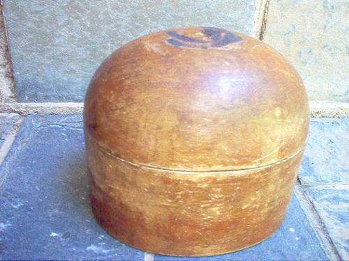 OLD WOODEN HAT BLOCK