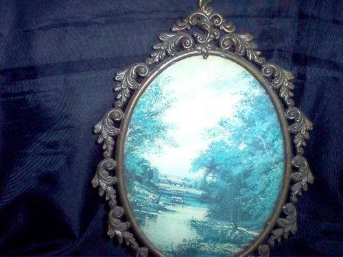 OVAL SCENIC IN FRAME