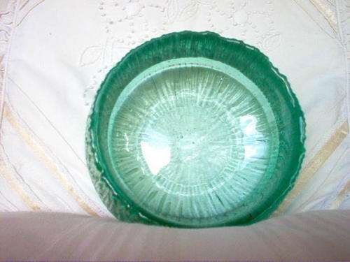 RETRO BOWL IN GREEN GLASS