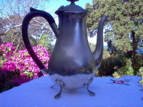 E.P.N.S. YEOMAN PLATE HOT WATER JUG.