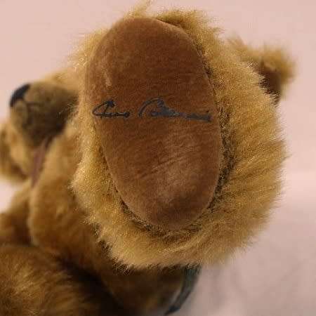 Russ Berrie - Legacy!  A Rare Limited Edition Signature Bear.  Item no: 91225.