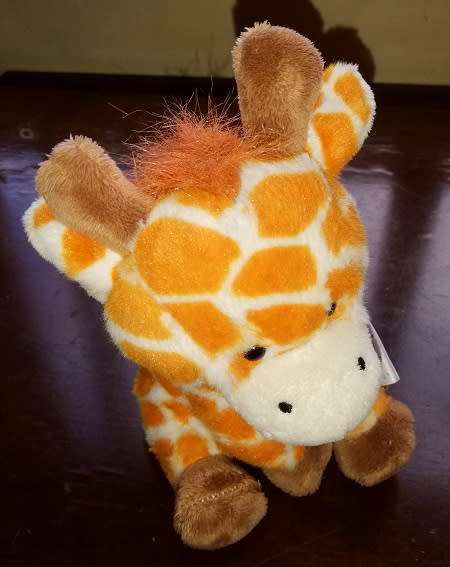Pippens the Giraffe!  Cuteness!  Plush Soft Toy!  20cm.
