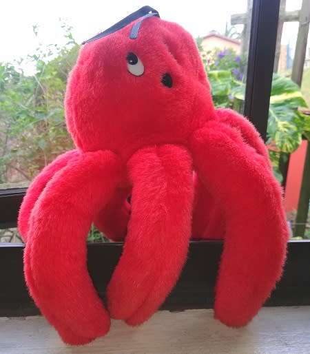 Red the cuddly Octopus!  A large Heunec, plush soft toy!  30cm.