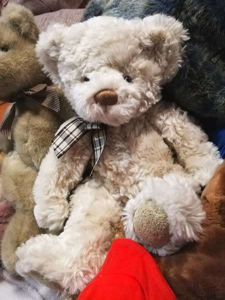 Russ Berrie - Nobbie!  A Beautiful Handmade Bear.  Item 4107.  36cm.