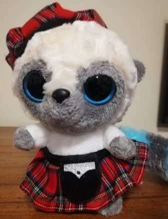 RARE YooHoo & Friends. Aurora Scottish Lemur wearing a kilt & hat. 16 cm.