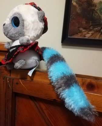 RARE YooHoo & Friends. Aurora Scottish Lemur wearing a kilt & hat. 16 cm.