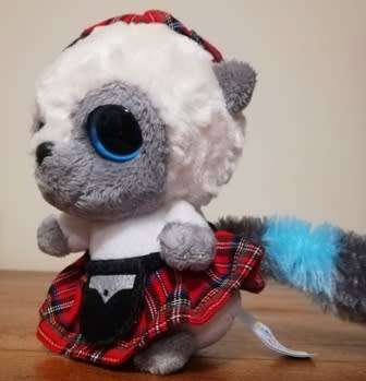 RARE YooHoo & Friends. Aurora Scottish Lemur wearing a kilt & hat. 16 cm.