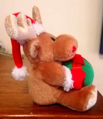 Collectable RARE Coca-Cola Reindeer with Coke hat and green Gift. 15cm.