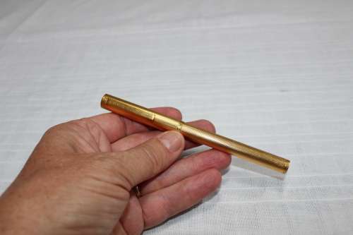 RESERVED FOR SLEIGH - Dunhill 14ct gold plated fountain pen - excellent!