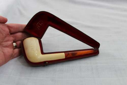 Meerschaum vintage pipe - in original box.....Stunning!