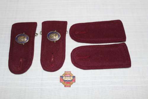 Nursing badges and epaulettes x 4