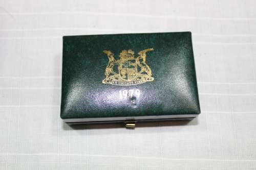 Gold R1 and R2 - twin set 1979