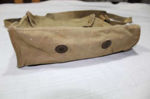 WW2 British gas mask MKVII Respirator Sling Bag