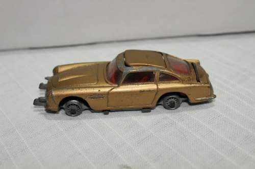 Corgi James Bond Aston Martin DB5! Details below.....