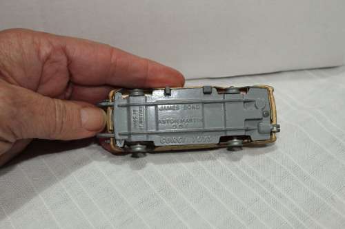 Corgi James Bond Aston Martin DB5! Details below.....