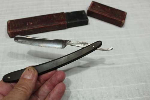 Vintage cutthroat razor - Wilkinson - original box!