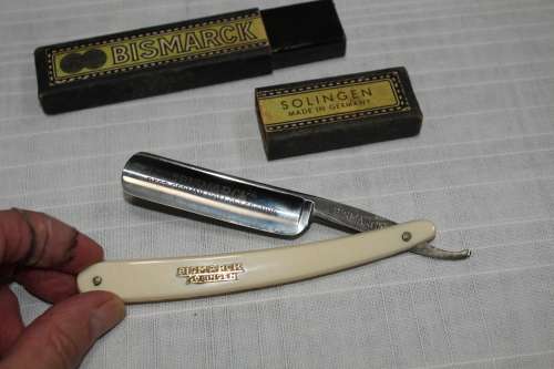 Vintage `Bismark` cuththroat razor - in unbelievable new condition!