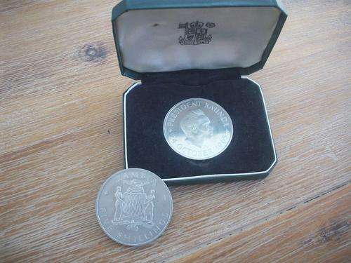 Zambia President Kaunda five shilling x 2