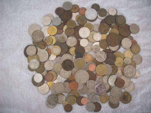 Mixed Coins x 200.....all for R85!!