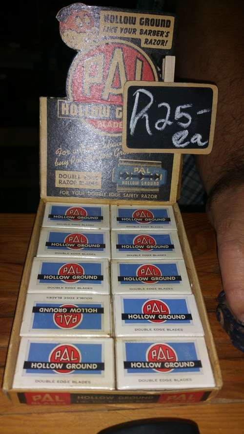 PAL HOLLOW GROUND DOUBLE EDGED BLADES - 4 IN A BOX