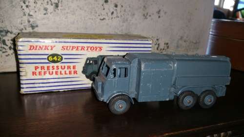 DINKY TOYS 642 PRESSURE REFUELLER  with original box