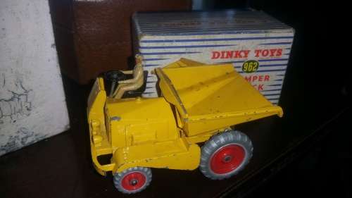 DINKY TOYS 962 DUMPER TRUCK in original box