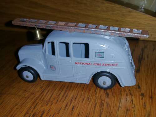 DINKY TOYS 250 STREAMLINED FIRE ENGINE - PREWAR - NO BOX