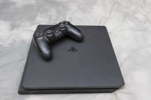 Playstation 4 Slim