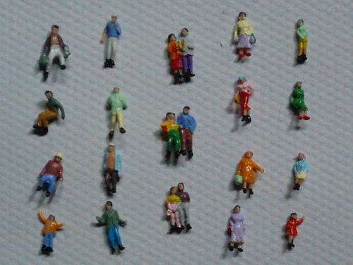 100 x Scale N People with Pairs + sitting handpainted FREE SHIPPING !!!!