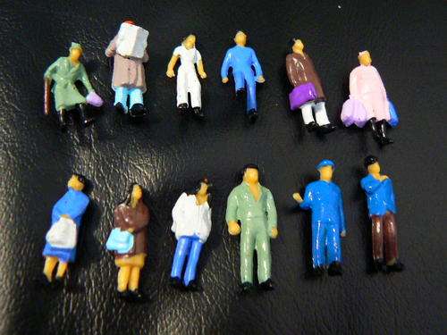 Scale H0 60 x Passengers handpainted          FREE SHIPPING !!!!