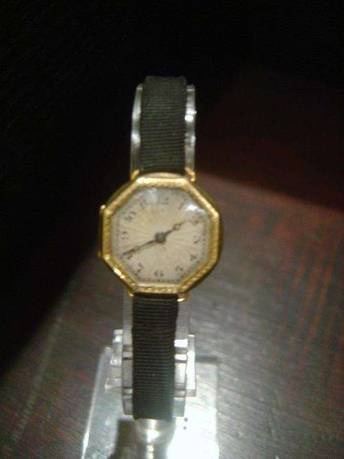 UNMARKED - ROLEX ? MOVEMENT 15J 1919 SOLID GOLD SWISS LADIES WATCH