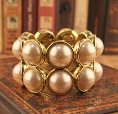 The Graceful Fantasy Double-Row Pearl-Bordered Bracelet