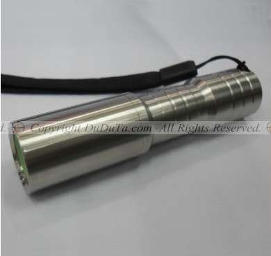 UltraFire stainless steel CREE XR-E Q5 LED flashlight 250LM, CRAZY!!