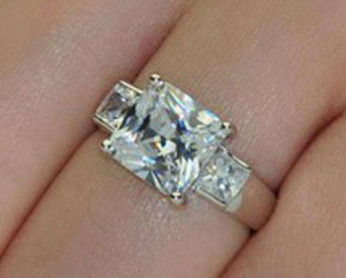 18K WHITE GOLD PLATED SIMULATED DIAMOND LADIES RING