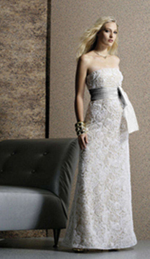 STUNNING LACE IVORY WEDDING DRESS
