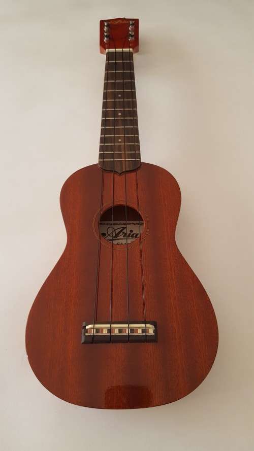 ORIGINAL JAPANESE ARIA AU-120 UKULELE MINT IN BOX WITH OWNERS MANUAL