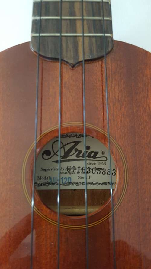 ORIGINAL JAPANESE ARIA AU-120 UKULELE MINT IN BOX WITH OWNERS MANUAL