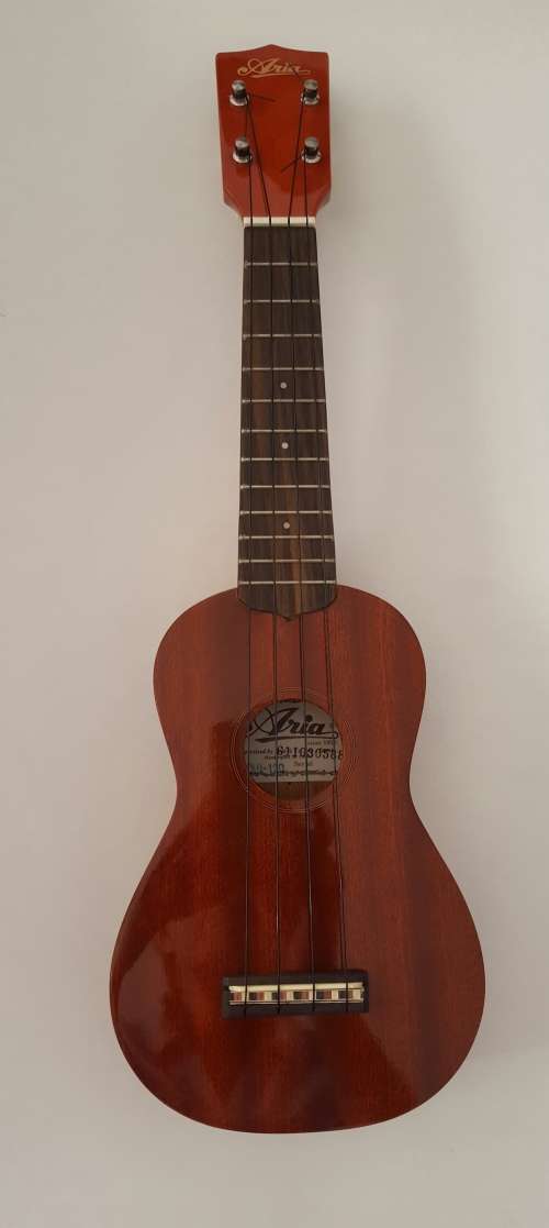 ORIGINAL JAPANESE ARIA AU-120 UKULELE MINT IN BOX WITH OWNERS MANUAL