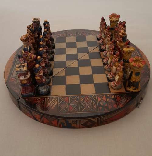 Chess Set - Aztec Mayan Indians vs Spanish Conquistadors Boxed #FolkArt #MexicanArt