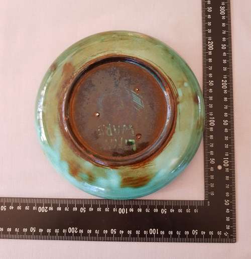 LINN WARE STUDIO POTTERY - FLAT BOWL IN MOTTLED GREEN GLAZE C.1940's